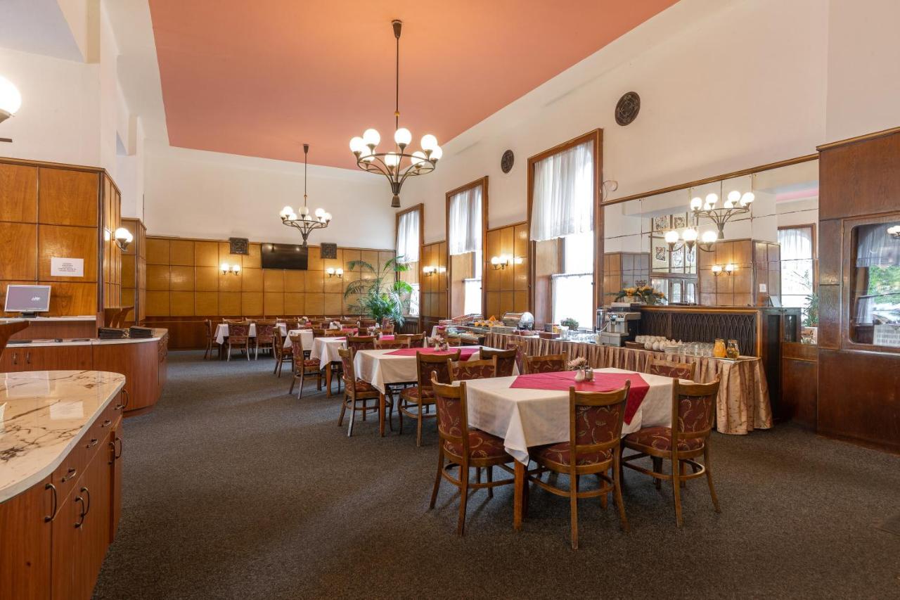 Hotel Slovan Plzen Ngoại thất bức ảnh