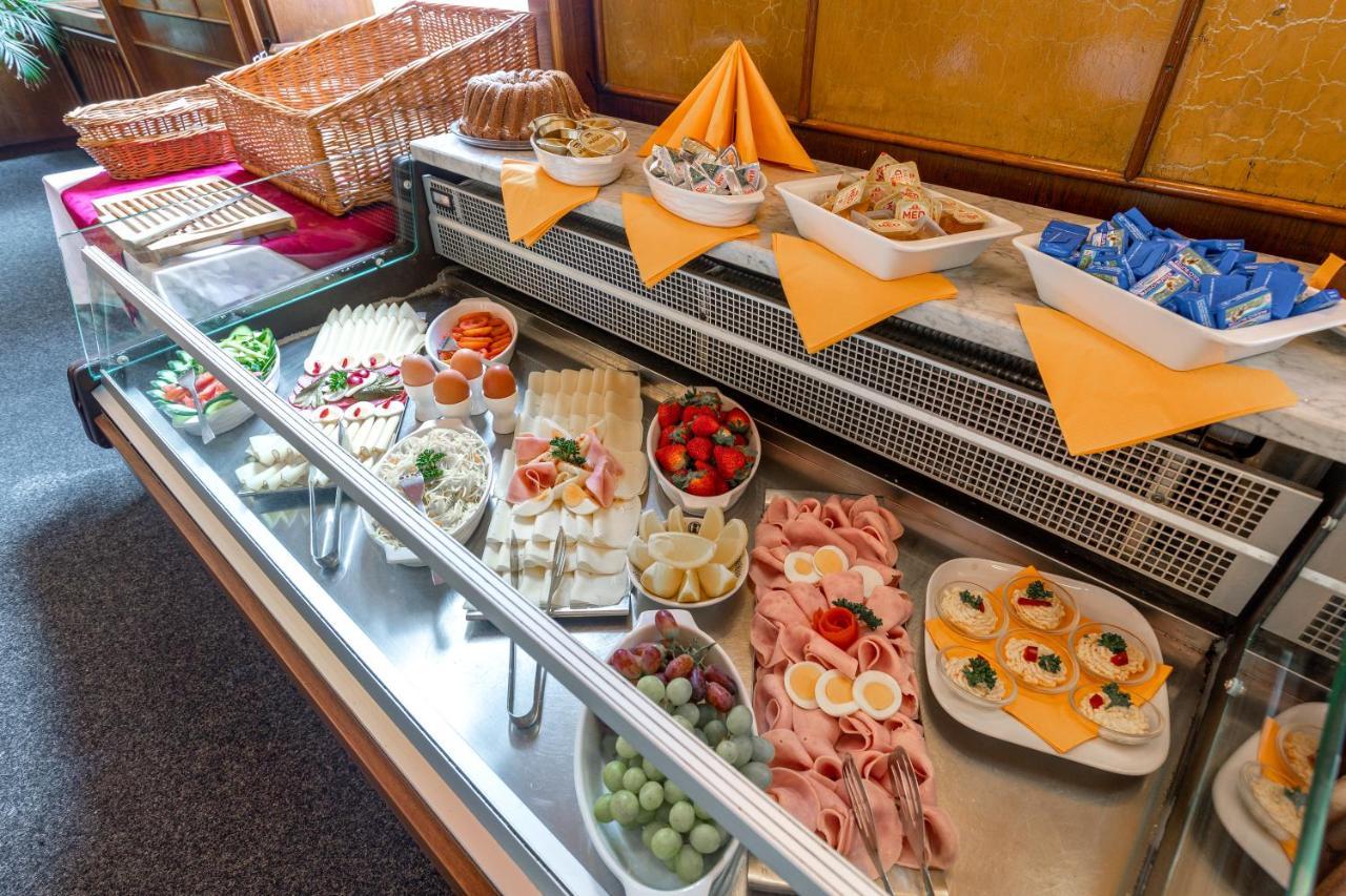 Hotel Slovan Plzen Ngoại thất bức ảnh