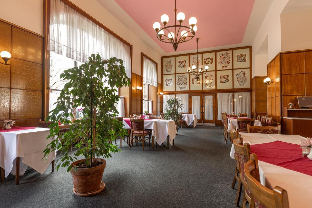 Hotel Slovan Plzen Ngoại thất bức ảnh