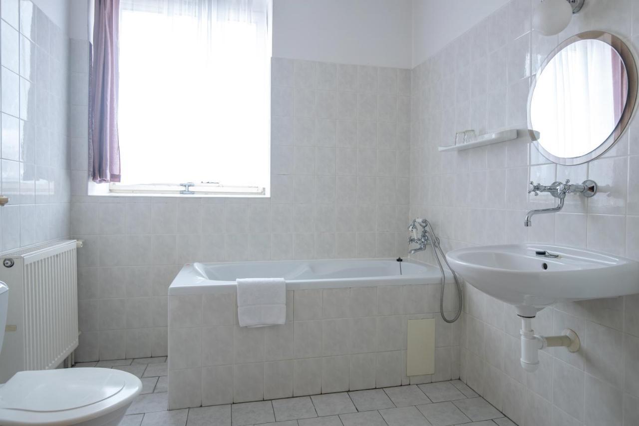 Hotel Slovan Plzen Ngoại thất bức ảnh