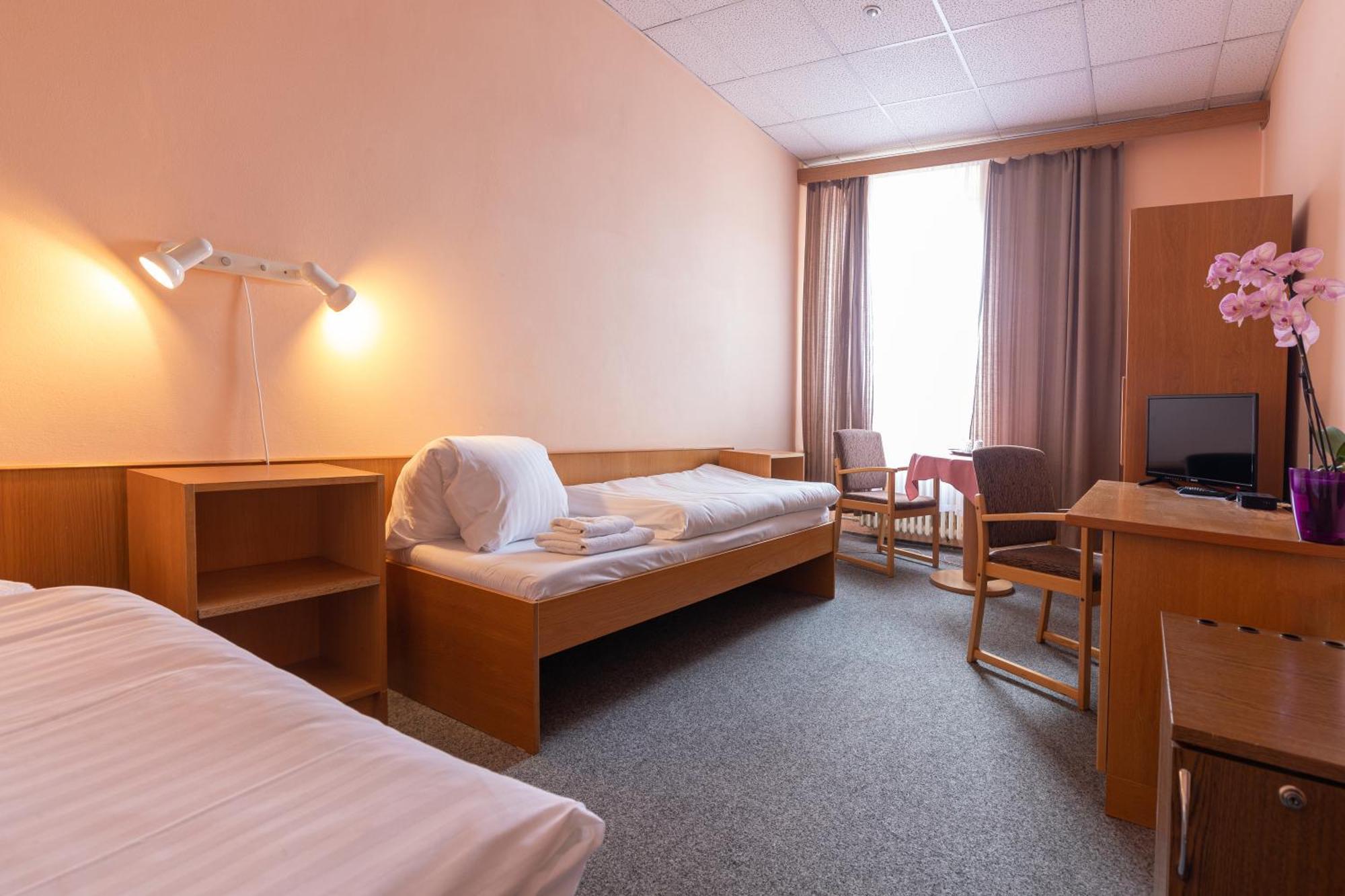 Hotel Slovan Plzen Ngoại thất bức ảnh